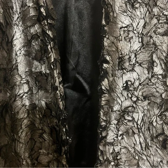 H&M Black & Silver Shimmer Faux Fur Textured Open-Front Jacket Size 12 NWOT - Picture 3 of 5